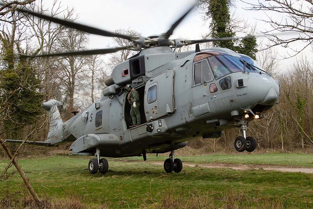 Westland Merlin HC4 - ZJ134 / S - Royal Navy
