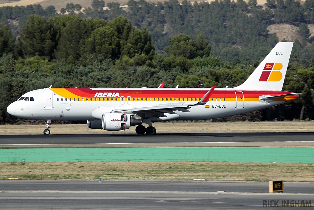 Airbus A320-216 - EC-LUL - Iberia