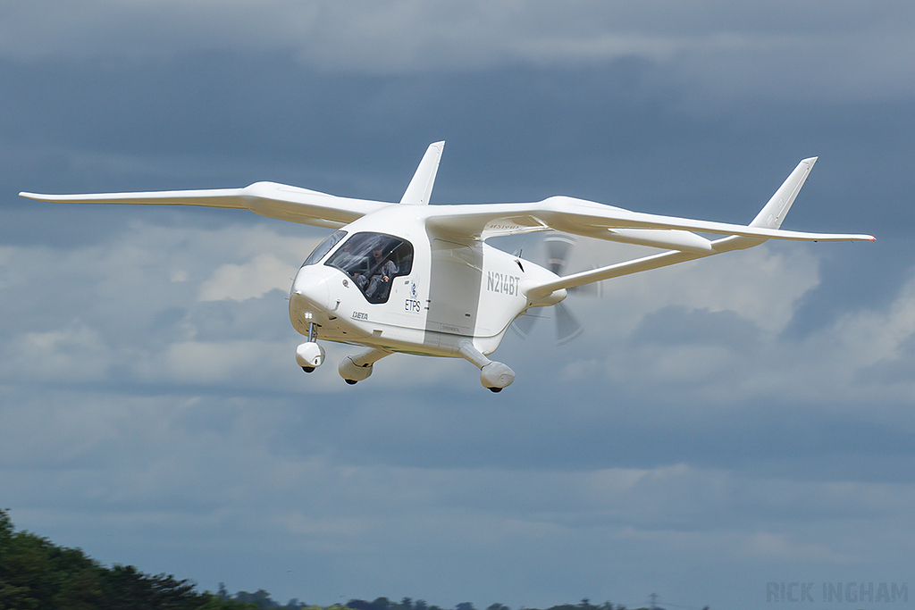 Beta Technologies CX300 - N214BT