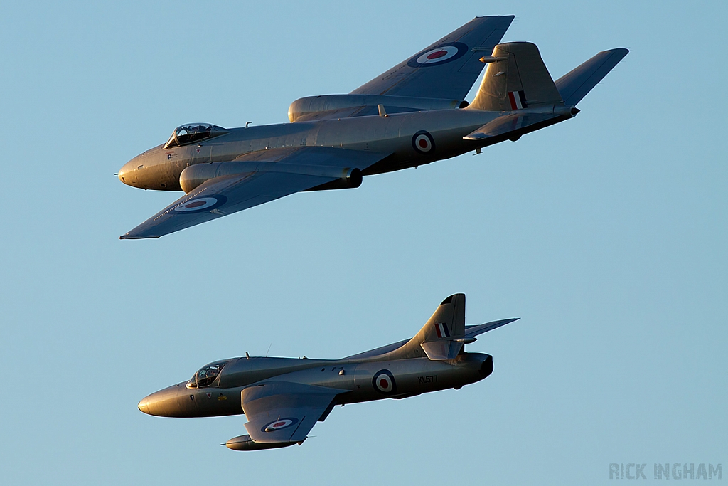 English Electric Canberra PR9 - XH134 + Hawker Hunter T7 - XL577/G-XMHD - RAF