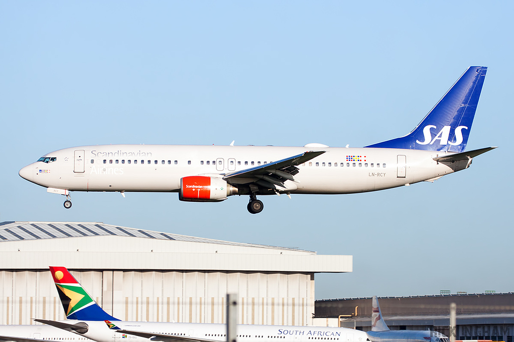 Boeing 737-883 - LN-RCY - Scandinavian Airlines