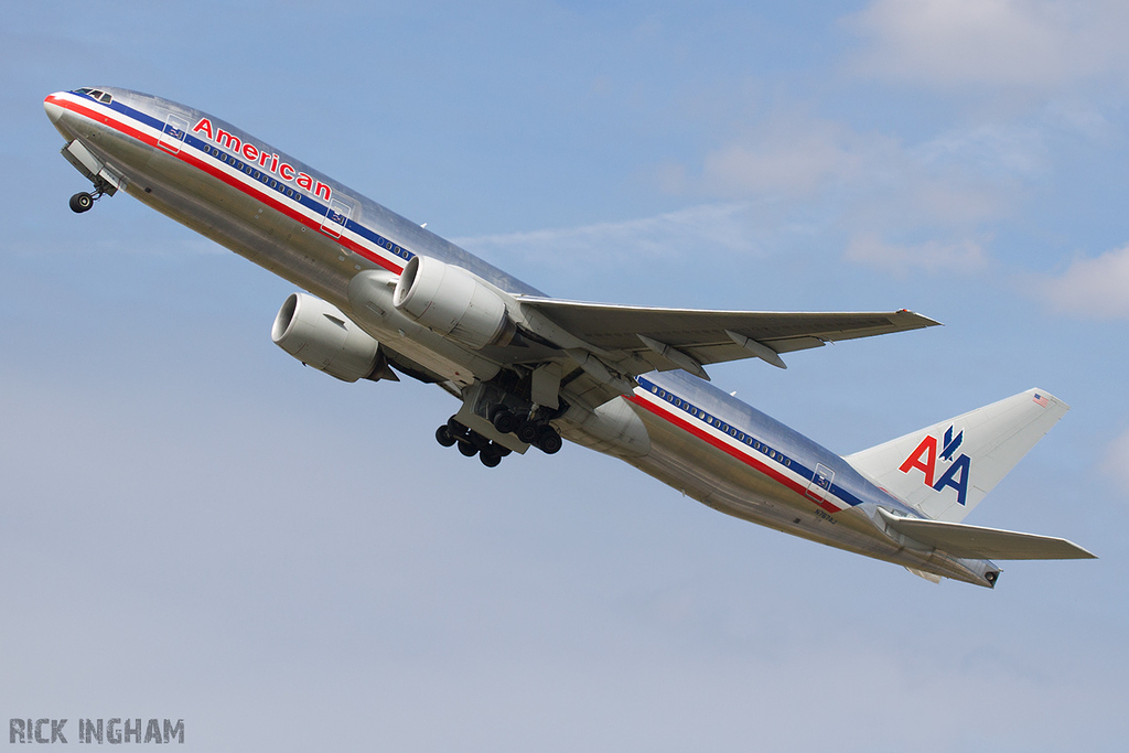 Boeing 777-223ER - N767AJ - American Airlines