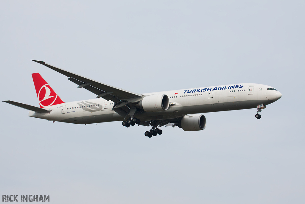 Boeing 777-35RER - VT-GEN - Turkish Airlines