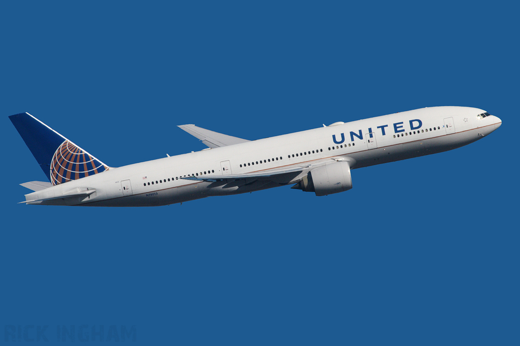 Boeing 777-224ER - N78013 - United Airlines