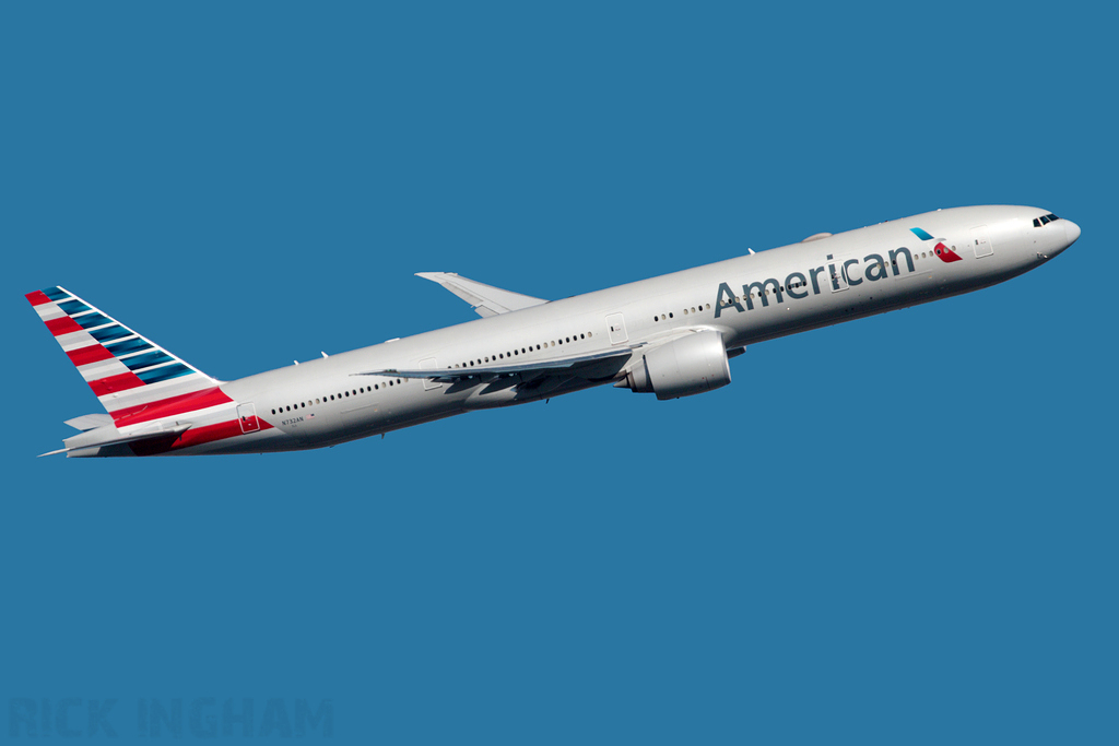 Boeing 777-323ER - N732AN - American Airlines