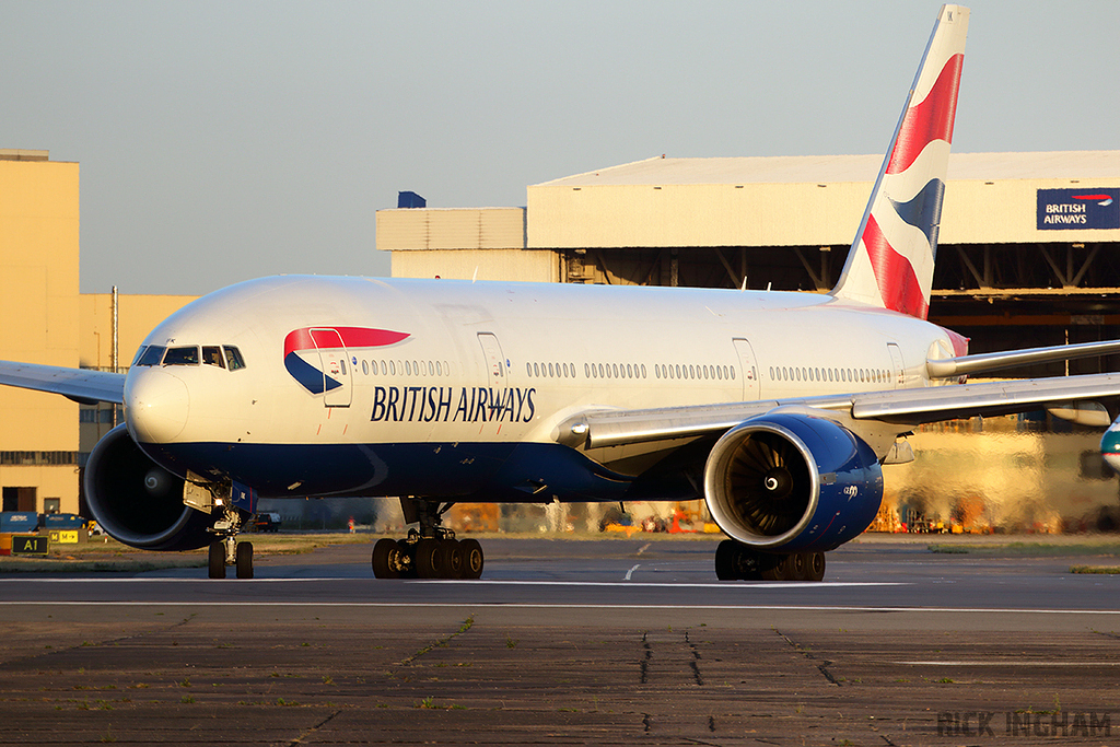 Boeing 777-236ER - G-VIIK - British Airways