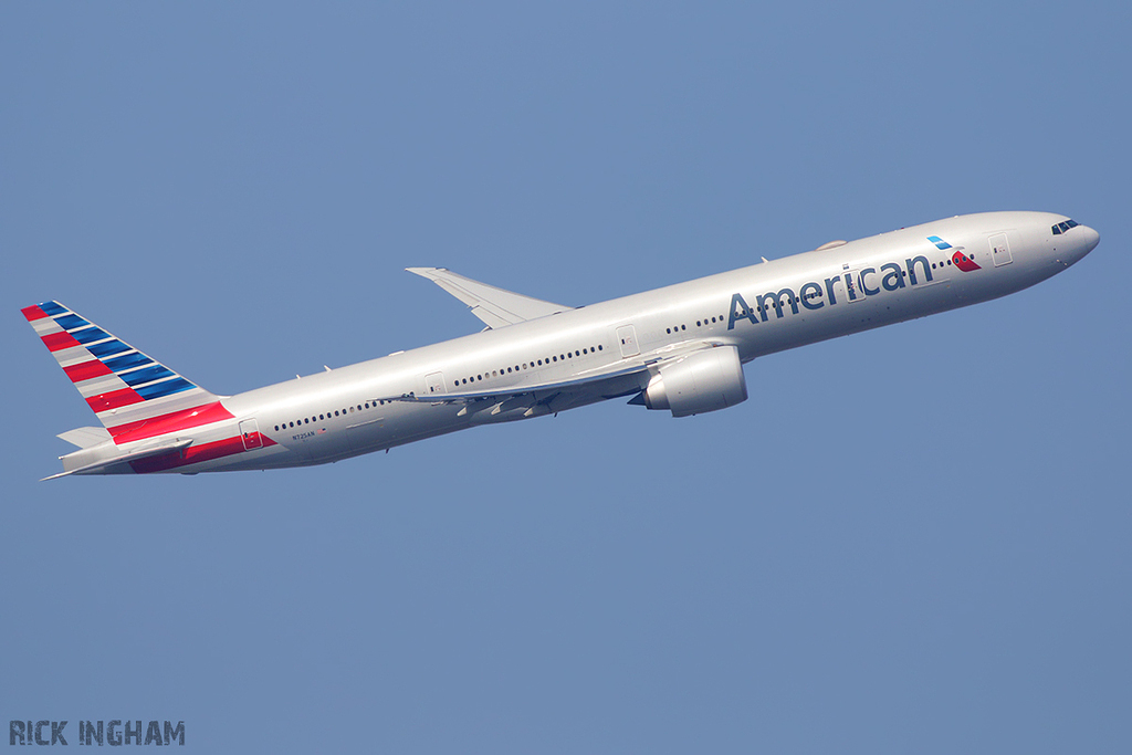 Boeing 777-323ER - N725AN - American Airlines