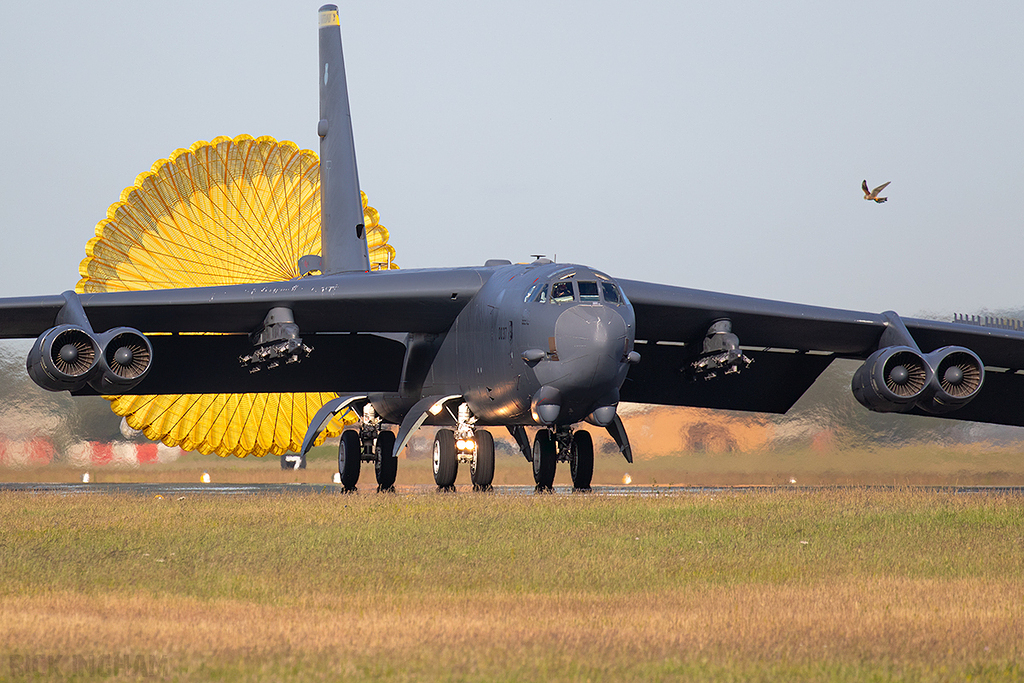 photo Boeing B-52H Stratofortress - 60-0037 - USAF