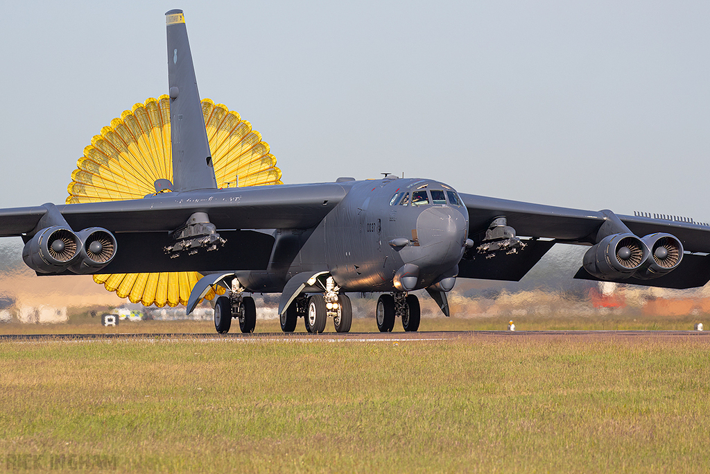 photo Boeing B-52H Stratofortress - 60-0037 - USAF
