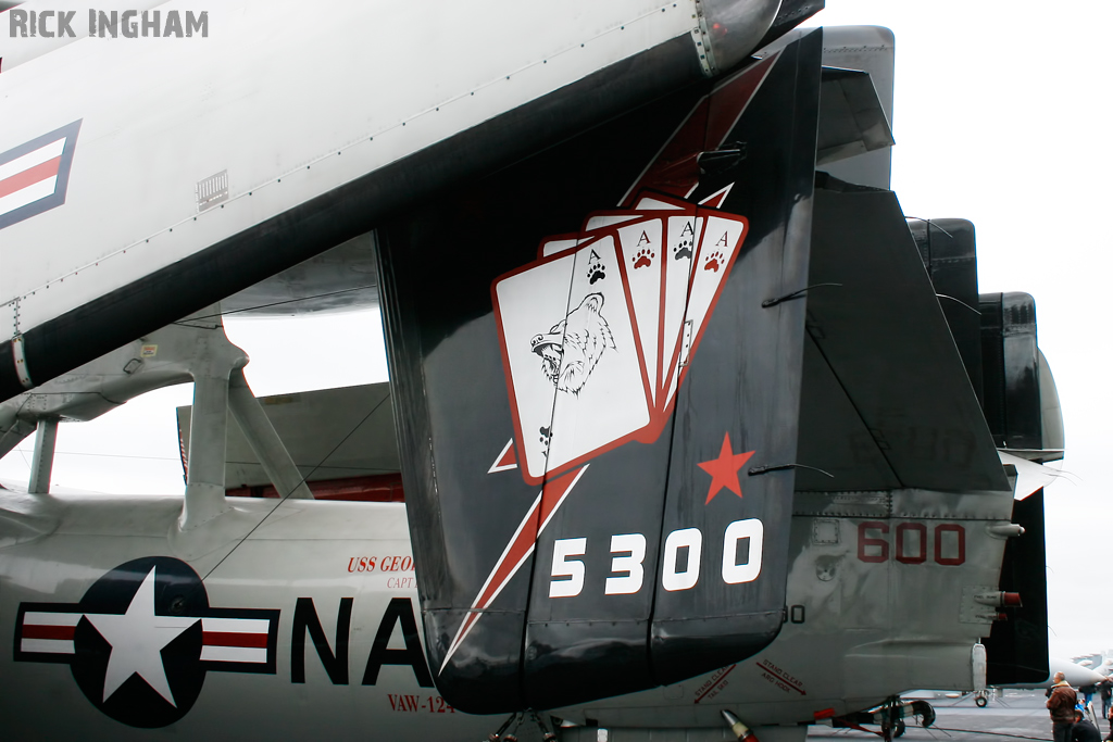 Grumman E-2C Hawkeye - 165300 - US Navy
