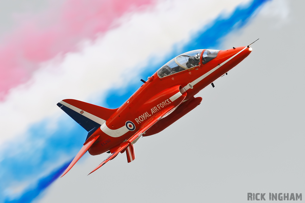 British Aerospace Hawk T1 - XX260 - RAF | The Red Arrows