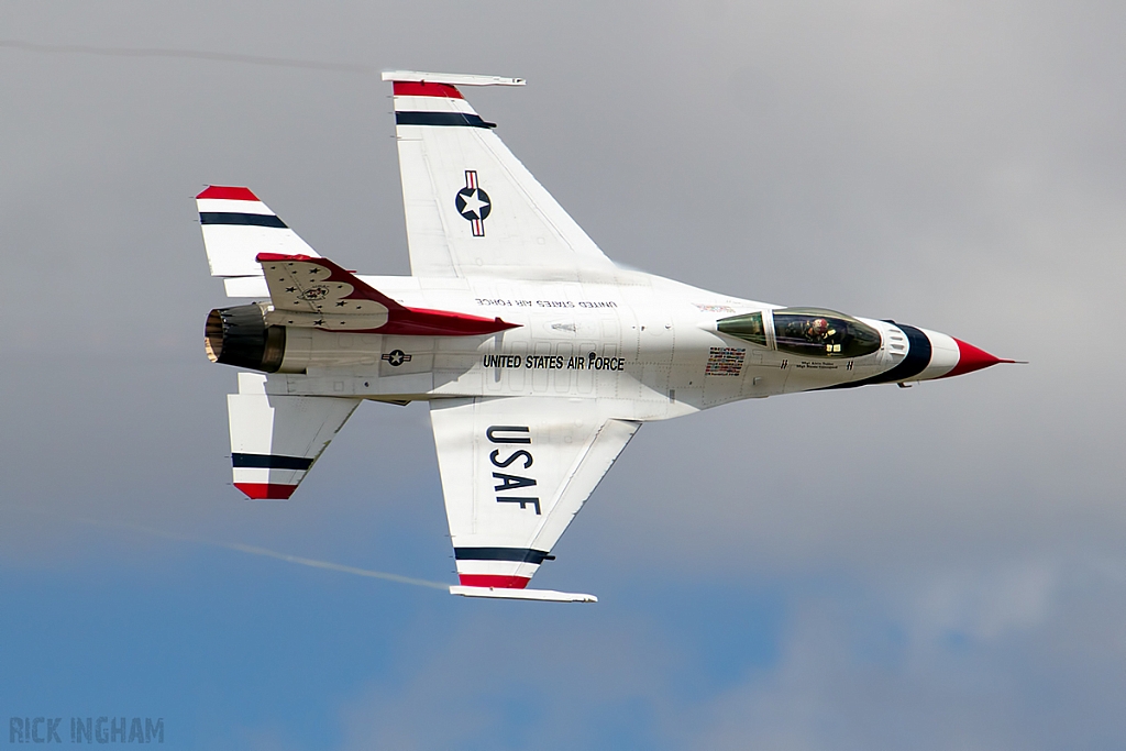 General Dynamics F-16C Fighting Falcon - 91-0392/5 - USAF | Thunderbirds