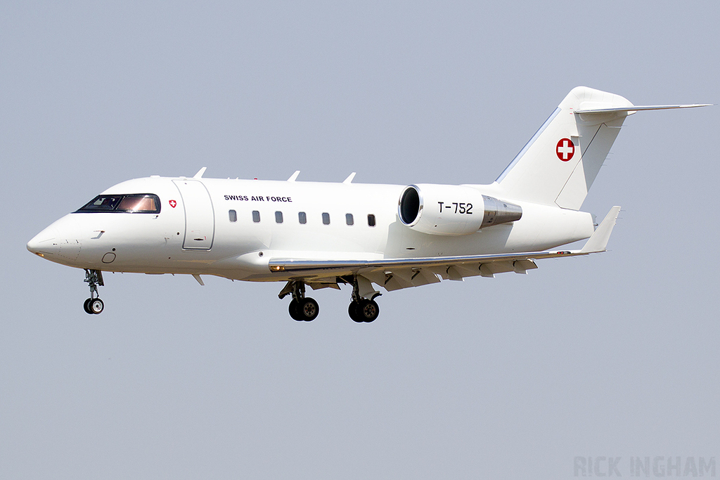Bombardier Challenger 604 - T-752 - Swiss Air Force