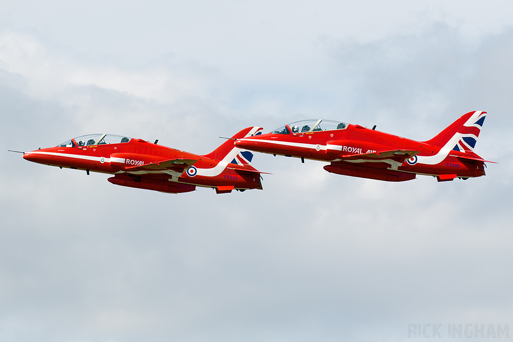 British Aerospace Hawk T1 - XX232 + XX295 - RAF | The Red Arrows
