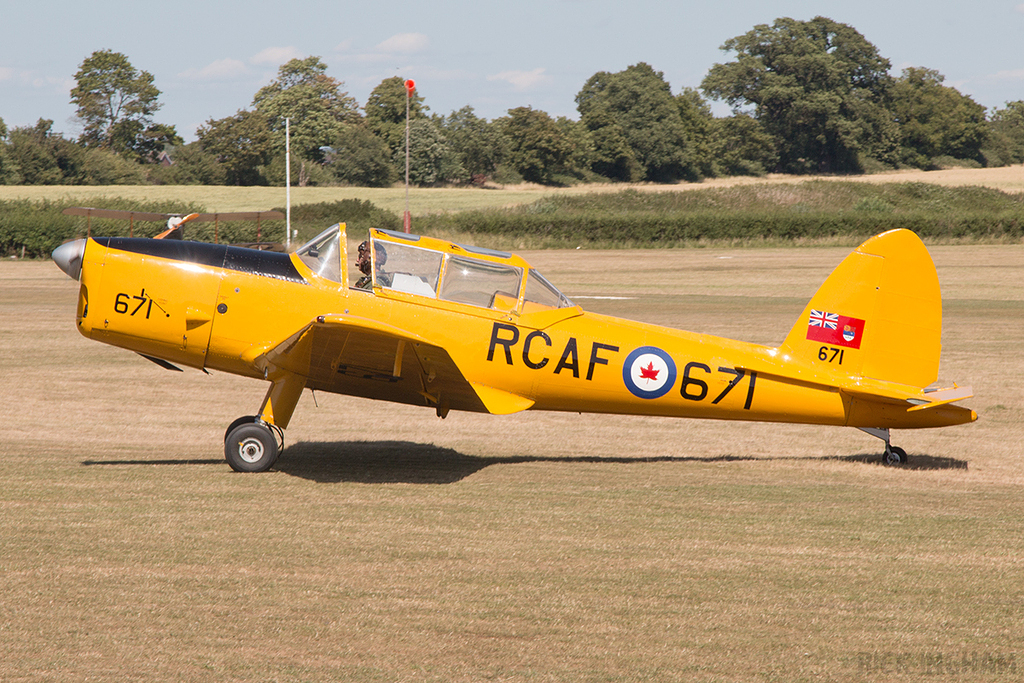 de Havilland Chipmunk T.10 - 671 / G-BNZC - Canadian Air Force