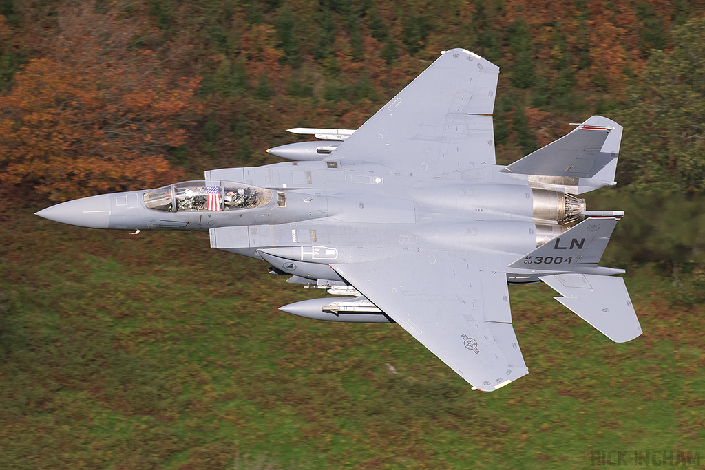 McDonnell Douglas F-15E Strike Eagle - 00-3004 - USAF