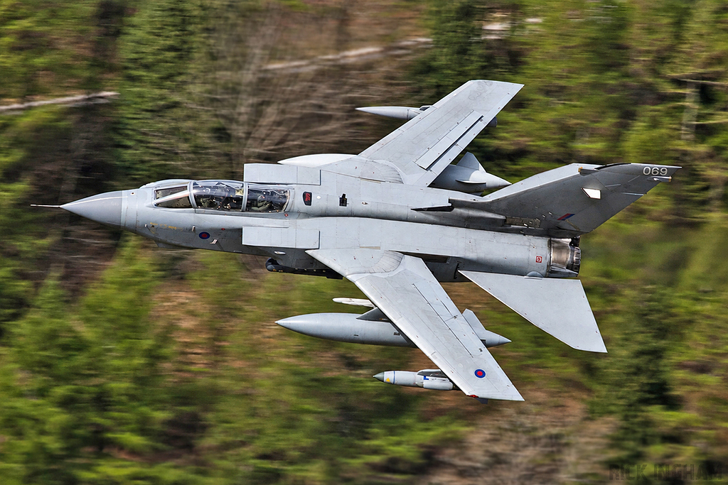Panavia Tornado GR4 - ZA606/069 - RAF