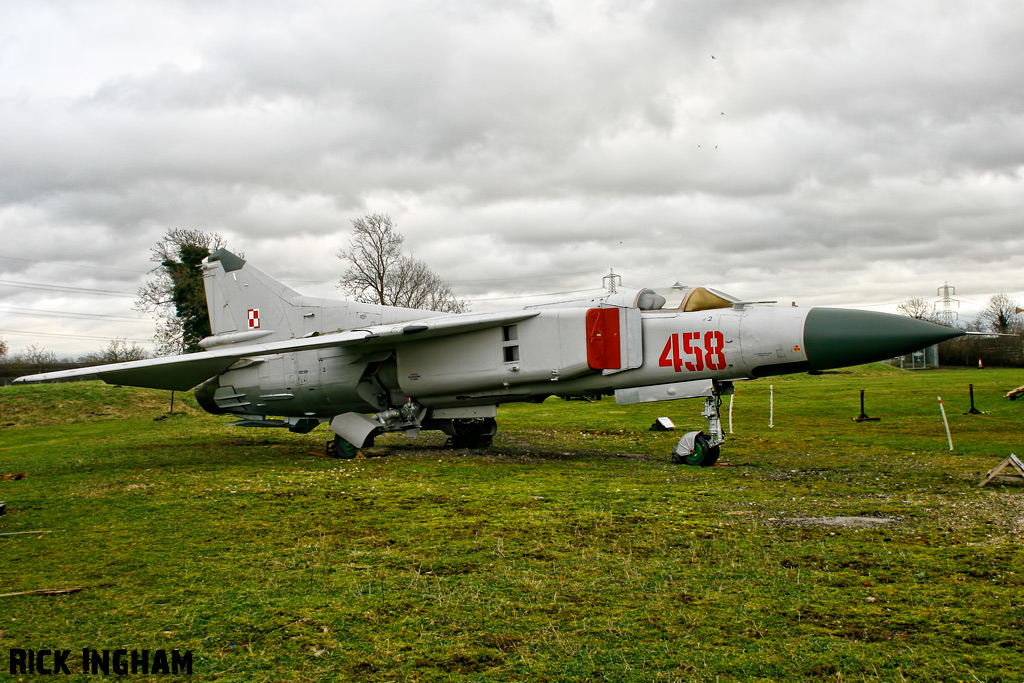 Mikoyan-Gurevich MiG-23ML Flogger - 024003607/04 - Polish Air Force