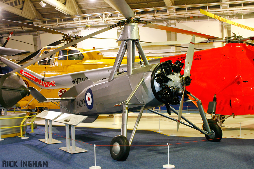 Avro Rota - K4232/SE-AZB - RAF