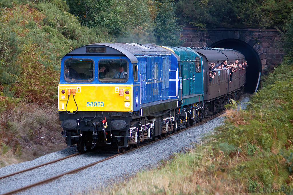 Class 58 - 58023 + Class 20 - 20048 - Mainline Freight