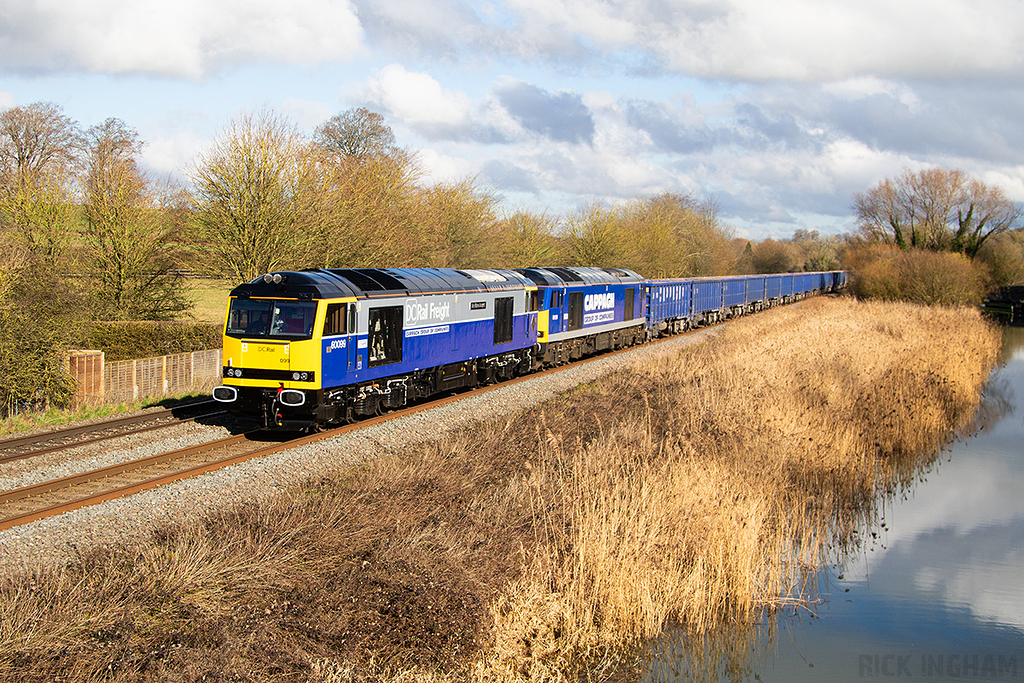 Class 60 - 60099 + 60028 - DC Rail