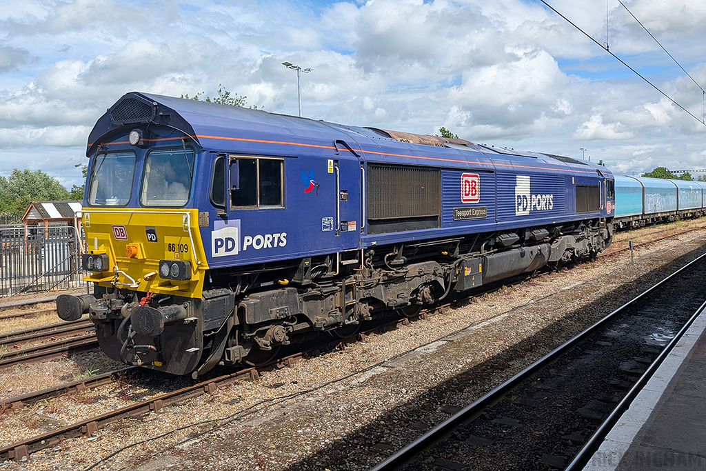 Class 66 - 66109 - DB Schenker