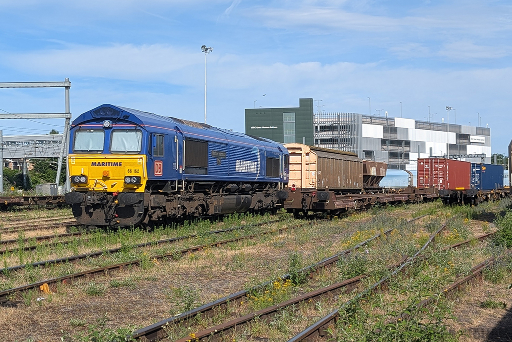 Class 66 - 66162 - DB Cargo