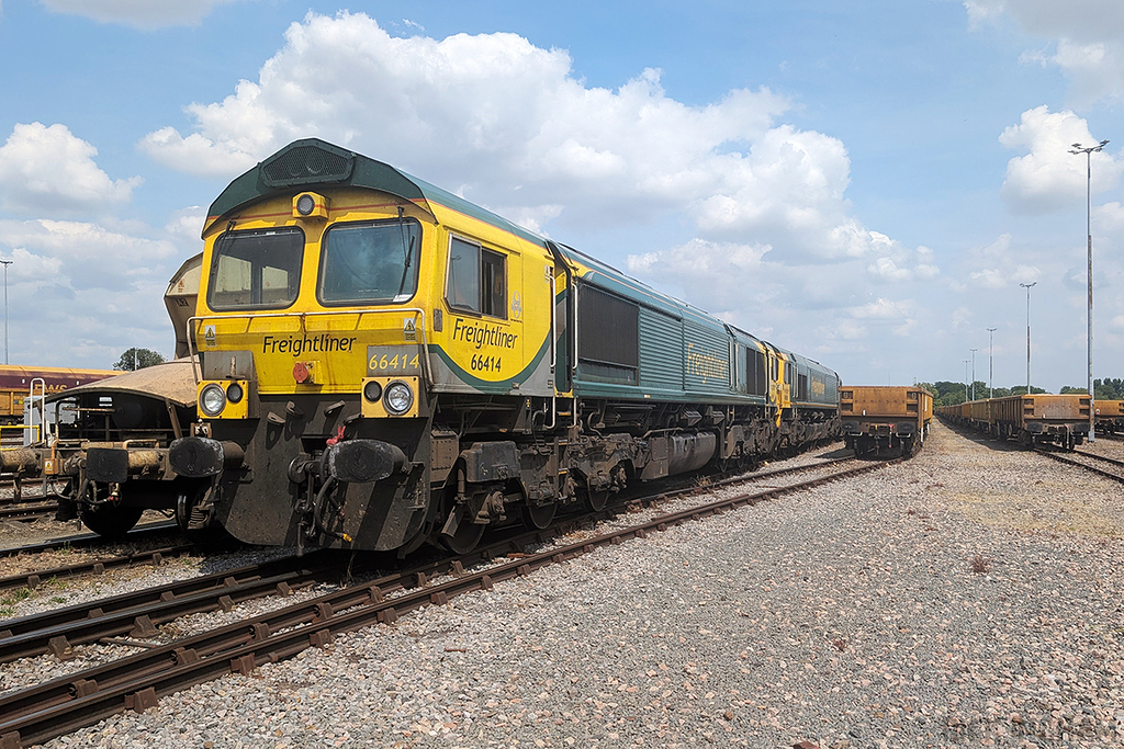 Class 66 - 66414 - Freightliner