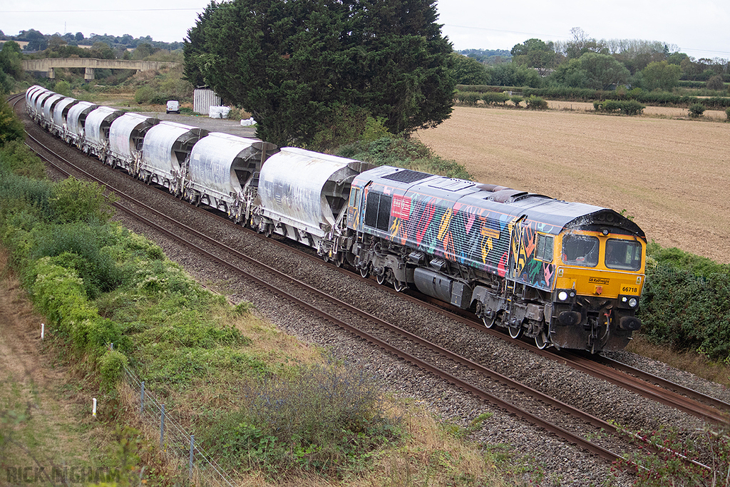 Class 66 - 66718 - GBRf