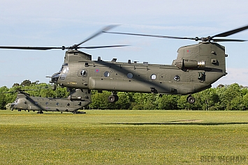 Boeing Chinook HC2A - ZD983 with ZH896 - RAF