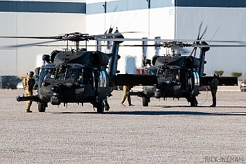 Sikorsky MH-60M Blackhawk - 05-20001 + 12-20476 - US Army