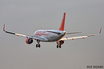 Airbus A320-214 - G-EZWO - EasyJet