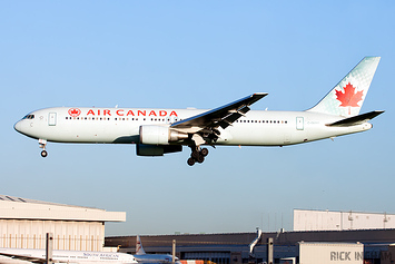 Boeing 767-375ER - C-GEOQ - Air Canada
