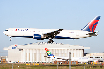 Boeing 767-332ER - N178DZ - Delta Airlines