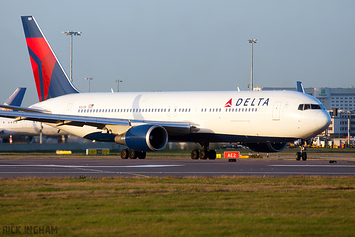 Boeing 767-332ER - N1611B - Delta Airlines