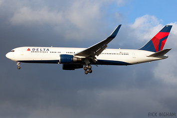 Boeing 767-332ER - N1607B - Delta Airlines