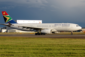 Airbus A330-243 - ZS-SXZ - South African Airways