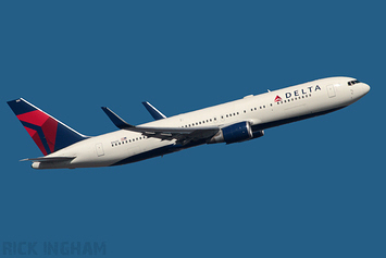 Boeing 767-332ERWL - N1605 - Delta Airlines