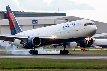 Boeing 767-332ER - N1612T - Delta Airlines