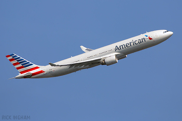 Airbus A330-323 - N272AY - American Airlines
