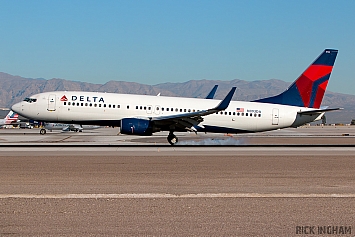 Boeing 737-832 - N393DA - Delta Airlines