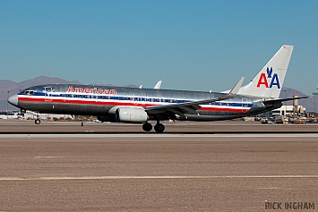 Boeing 737-823 - N979AN - American Airlines