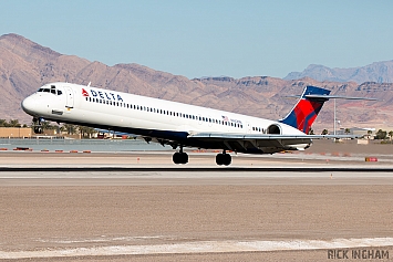 McDonnell Douglas MD-90 - N933DN - Delta Airlines