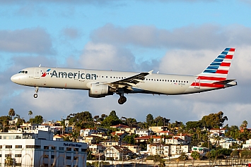 Airbus A321-211 - N171US - American Airlines