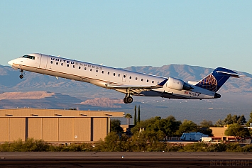 Canadair CRJ-701ER Regional Jet - N762SK - United Express