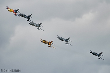 Hawker Hunter formation: G-PSST/XF947 + G-VETA/XL600 + WV372/G-BXFI + HB-RVV/J-4206 + XE685/G-GAII + XG194/G-PRII/WT723