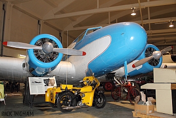 Boeing 247D - N18E