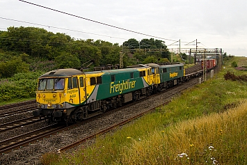 Class 86 - 86622 + 86613 - Freightliner