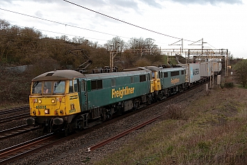 Class 86 - 86608 + 86605 - Freightliner