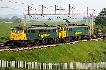 Class 86 - 86609 + 86610 - Freightliner